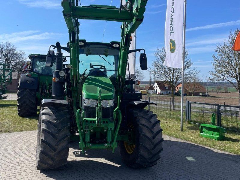 John Deere 6120M