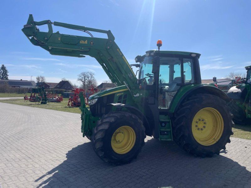 John Deere 6120M