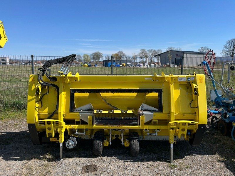 John Deere 30R
