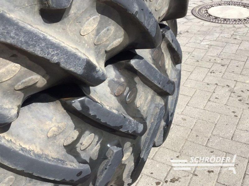 BKT 520/85 R46 ZWILLINGSRÄDER + VERSCHLÜSSE