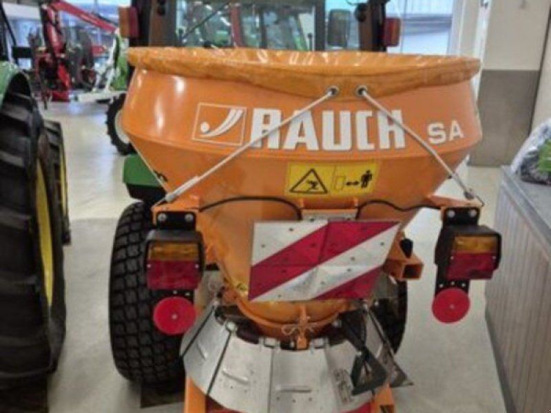 John Deere 2032R SnowFox-Aktion