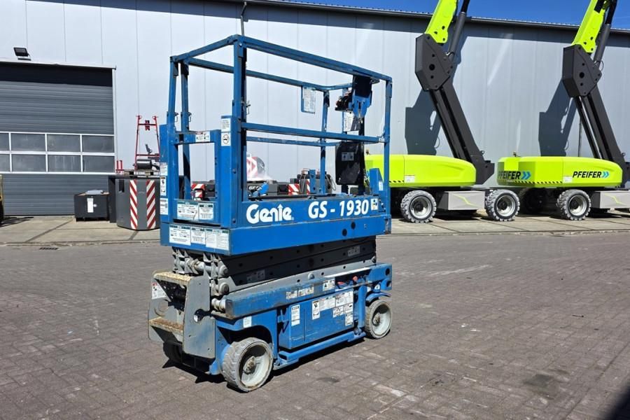 Genie GS1930 Electric, Working Height 7.8 m, 227kg Capac