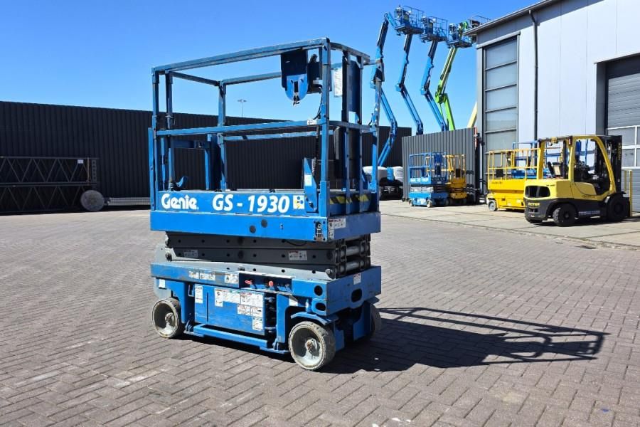 Genie GS1930 Electric, Working Height 7.8 m, 227kg Capac