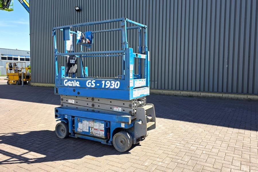 Genie GS1930 Electric, Working Height 7.8 m, 227kg Capac