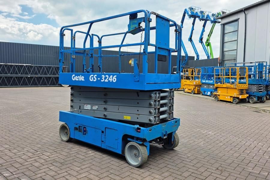 Genie GS3246 Electric, Working Height 11.75 m, 318kg Cap