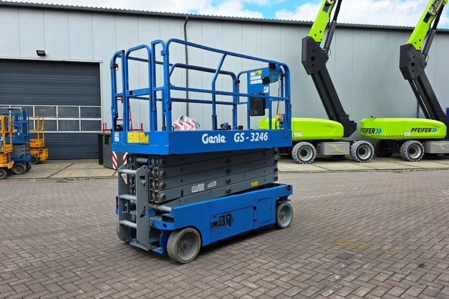 Genie GS3246 Electric, Working Height 11.75 m, 318kg Cap