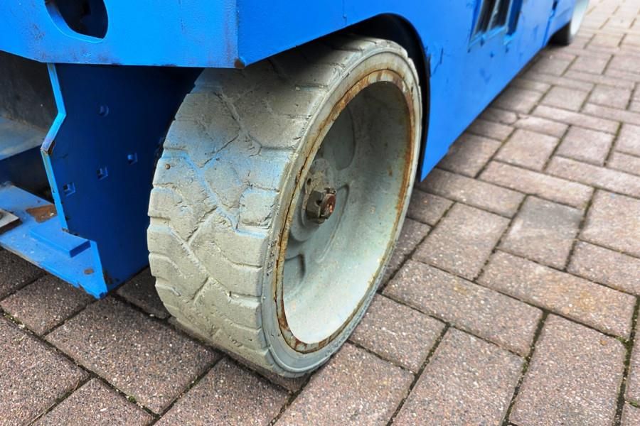 Genie GS3246 Electric, Working Height 11.75 m, 318kg Cap