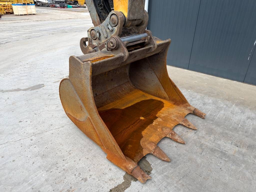 Liebherr R922 SLC