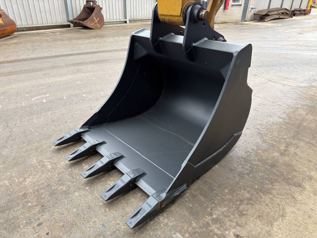 CAT M316D