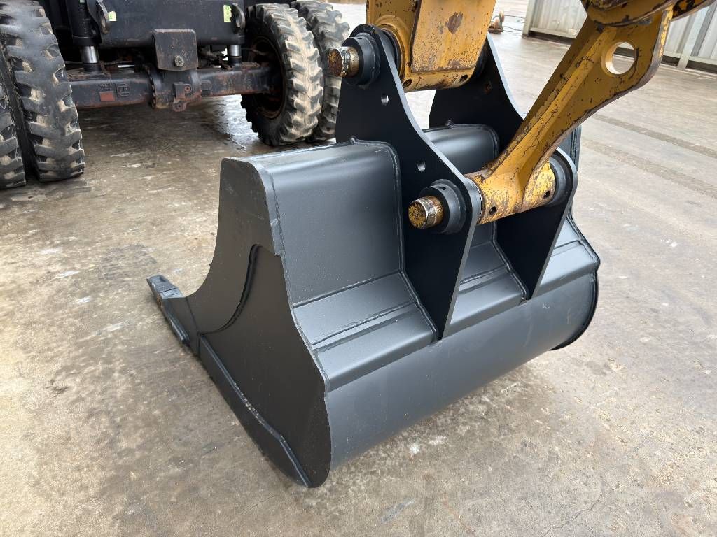 CAT M316D