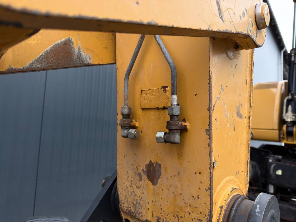 CAT M316D