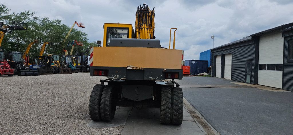 JCB JS 150 W