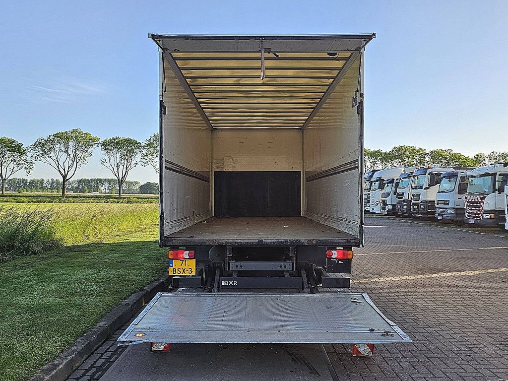 DAF LF 180 7.49t taillift airco