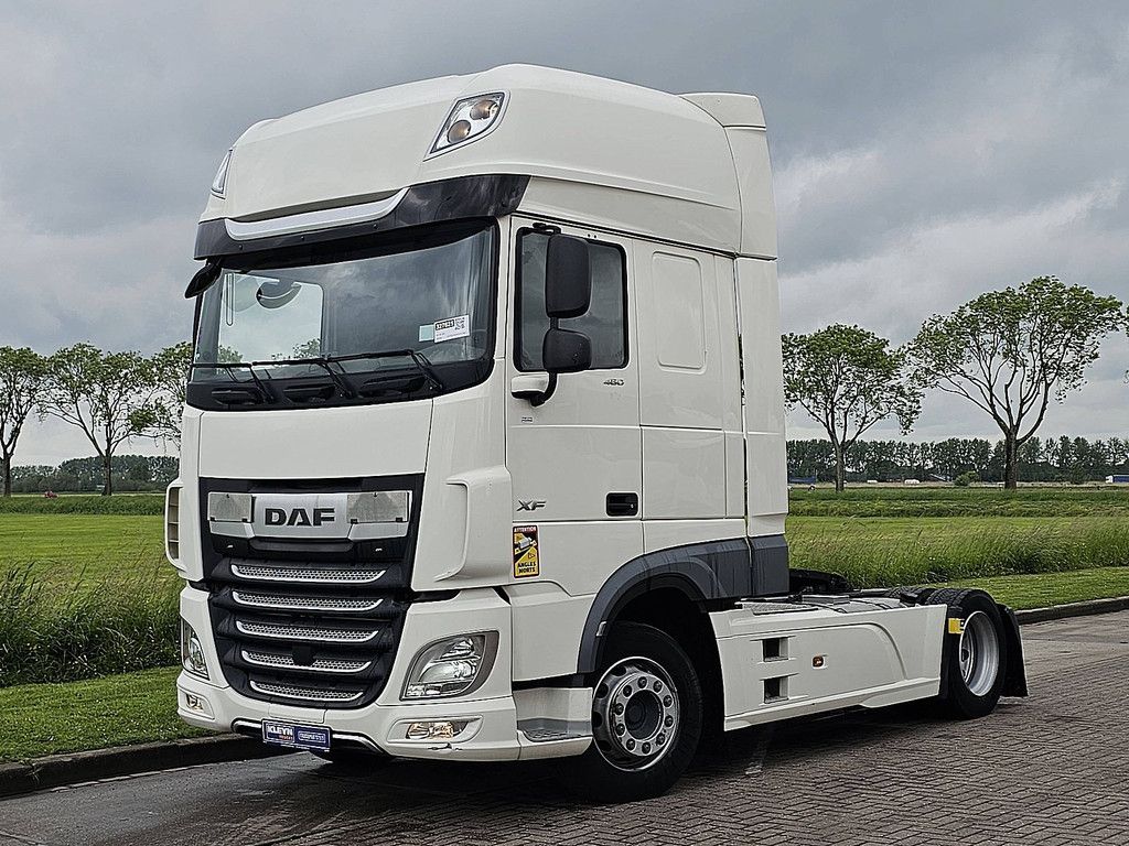 DAF XF 480 ssc small roof dam.