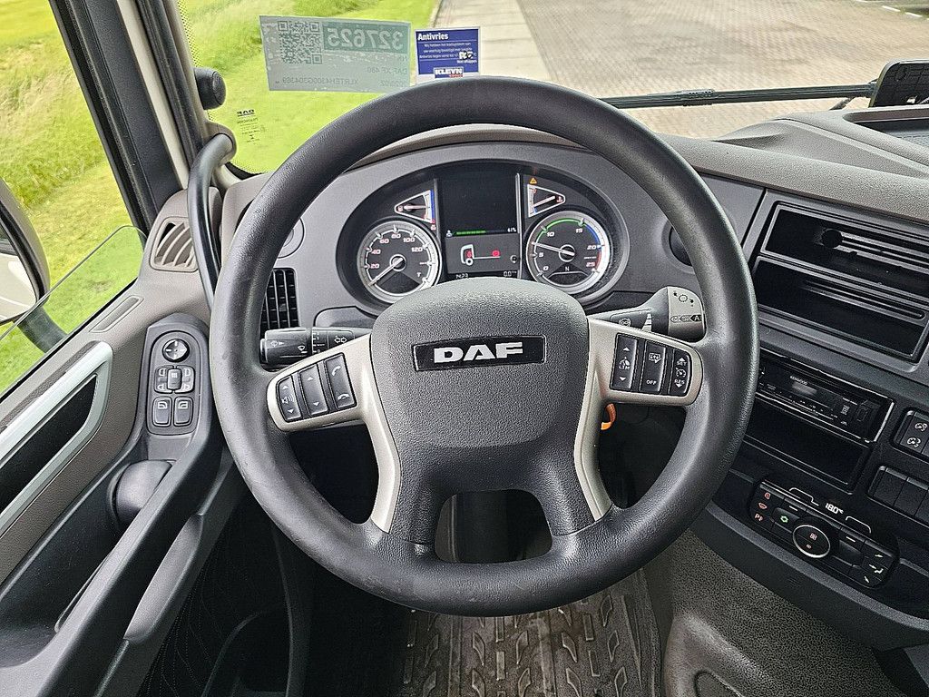 DAF XF 480 ssc small roof dam.