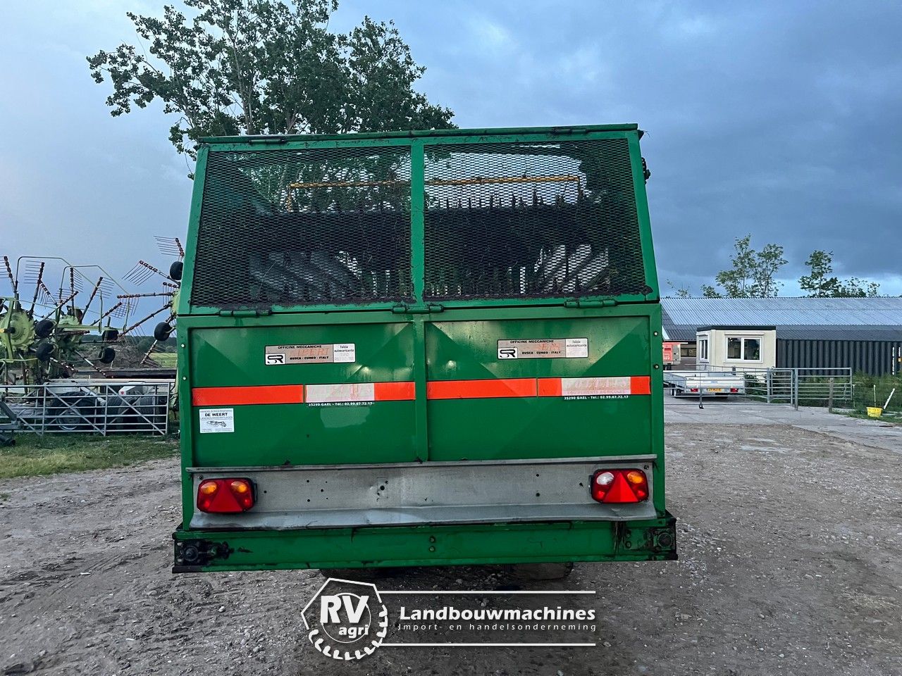 Riberi RS90 grazer | stalvoerwagen | dwarsafvoerband!