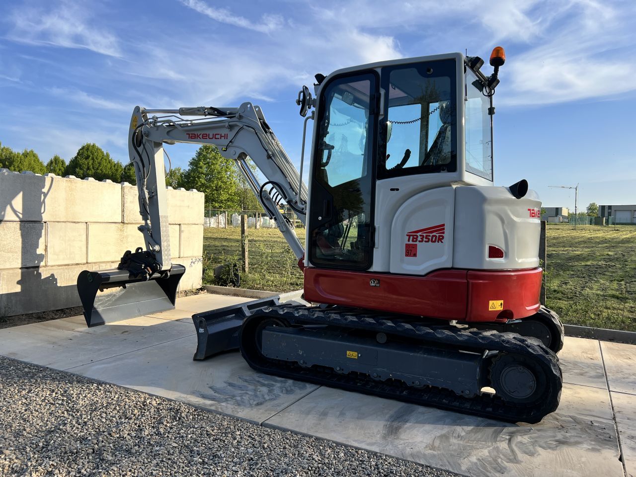 Takeuchi TB350R