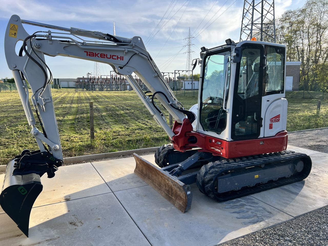 Takeuchi TB350R
