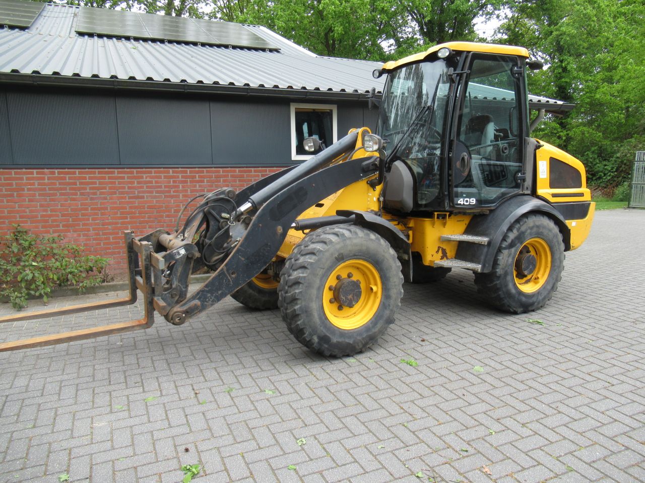Jcb 409 loader