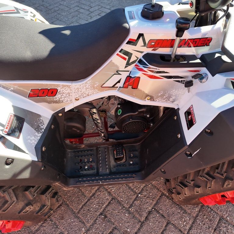 Commander 200cc quad