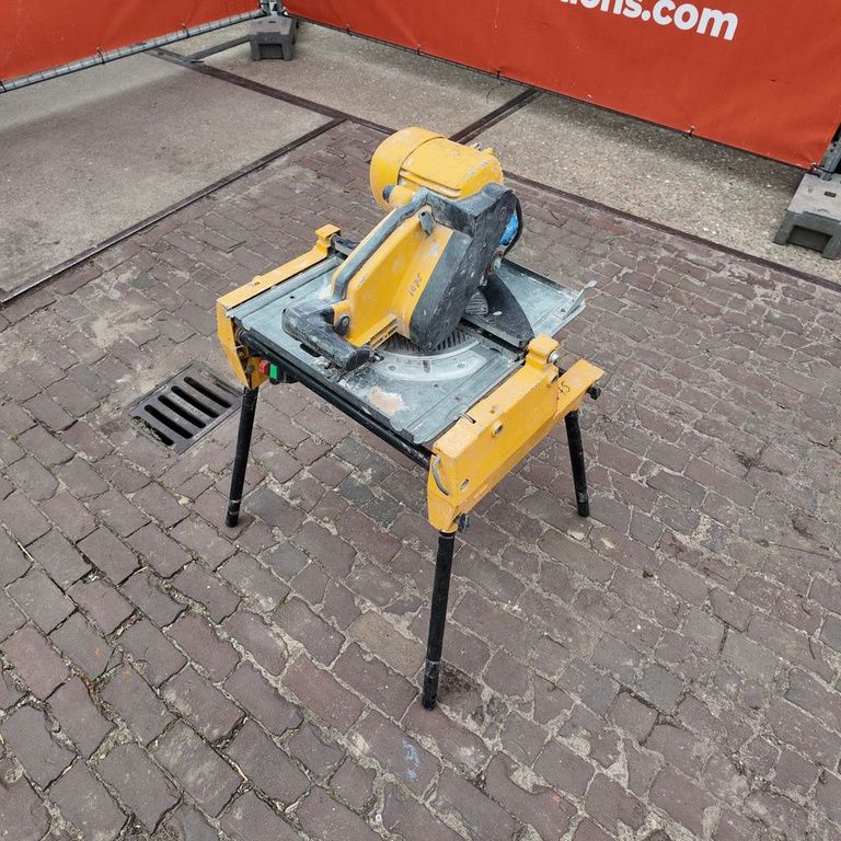 DeWalt