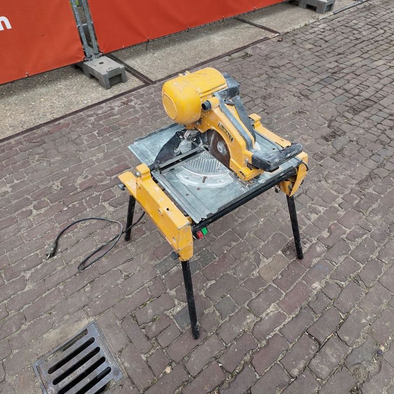 DeWalt