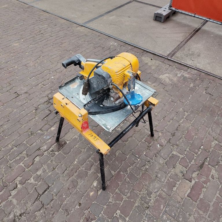 DeWalt