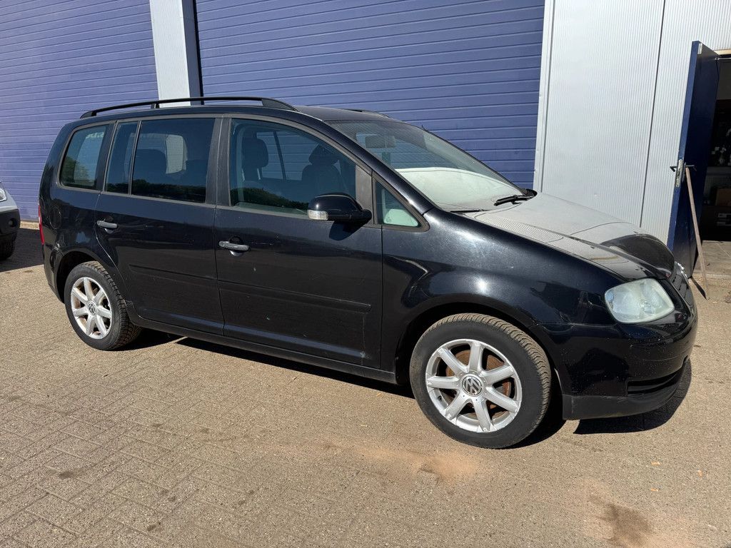 Volkswagen Touran **EURO 4-AIRCO**