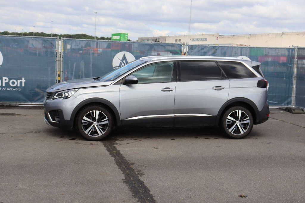 SUV Peugeot 5008 Diesel 130 PS 2019