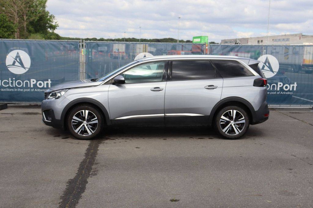 SUV Peugeot 5008 Diesel 130 PS 2019