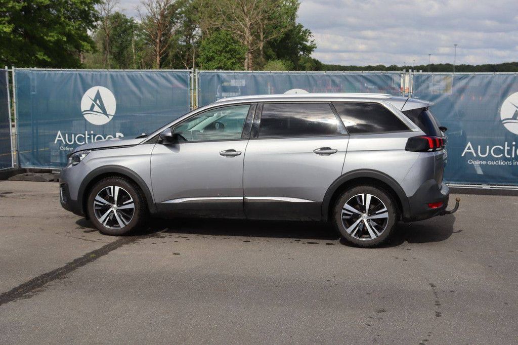 SUV Peugeot 5008 Diesel 130 PS 2019