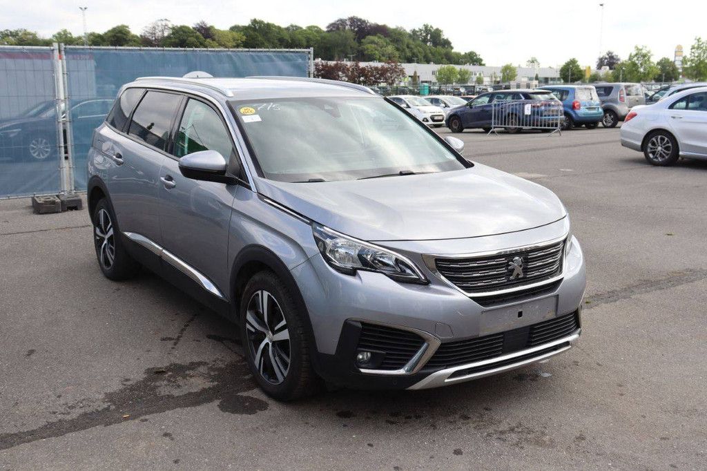 SUV Peugeot 5008 Diesel 130 PS 2019