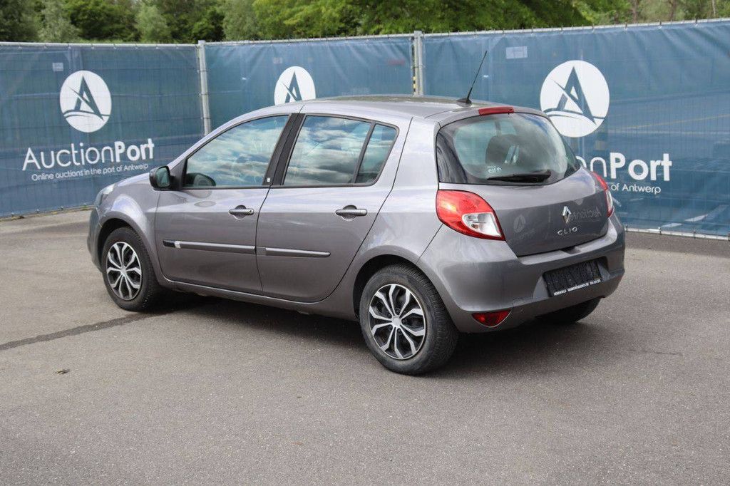 Personenauto Renault Clio Benzine 75pk 2011 (Marge)