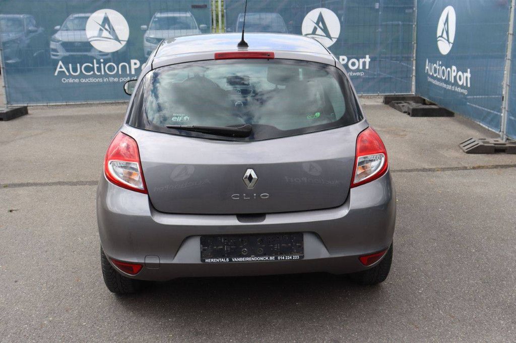 Personenauto Renault Clio Benzine 75pk 2011 (Marge)