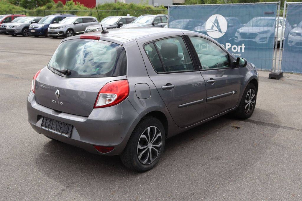 Personenauto Renault Clio Benzine 75pk 2011 (Marge)