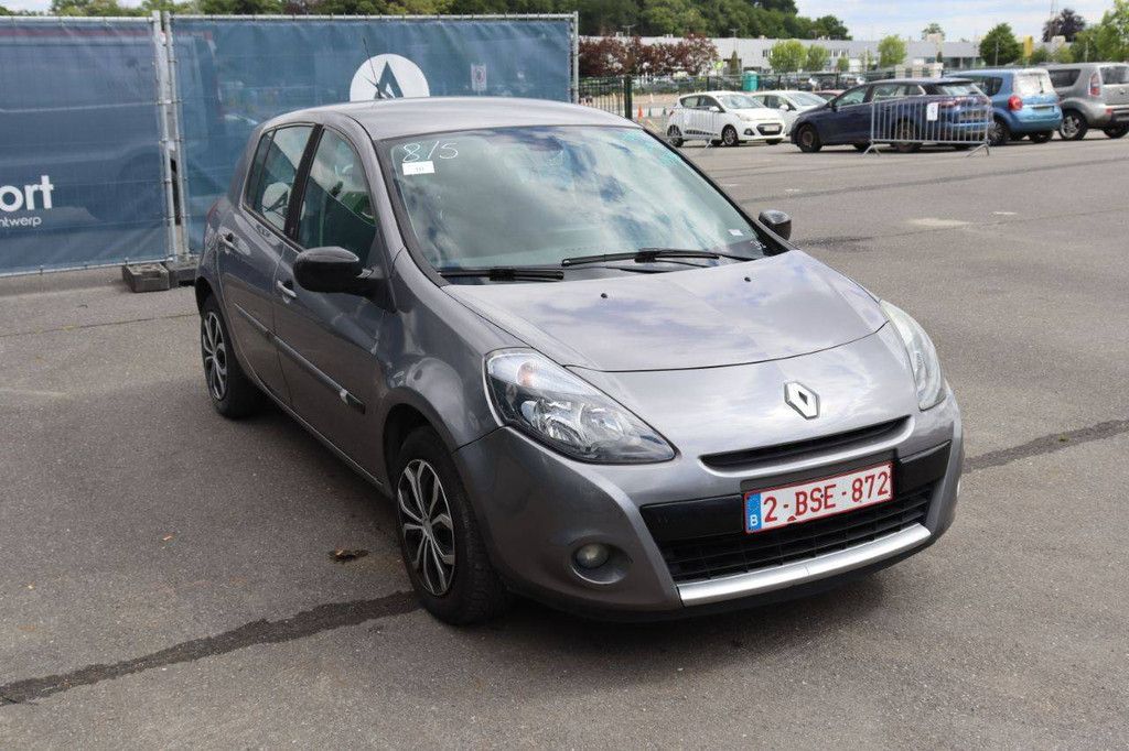 Personenauto Renault Clio Benzine 75pk 2011 (Marge)