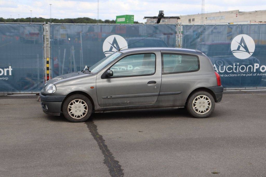 Renault Clio Pkw, Benzin, 80 PS, Baujahr 2001 (Margin)