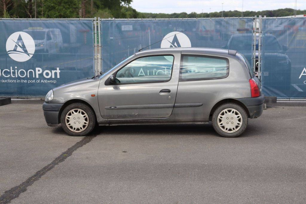 Renault Clio Pkw, Benzin, 80 PS, Baujahr 2001 (Margin)