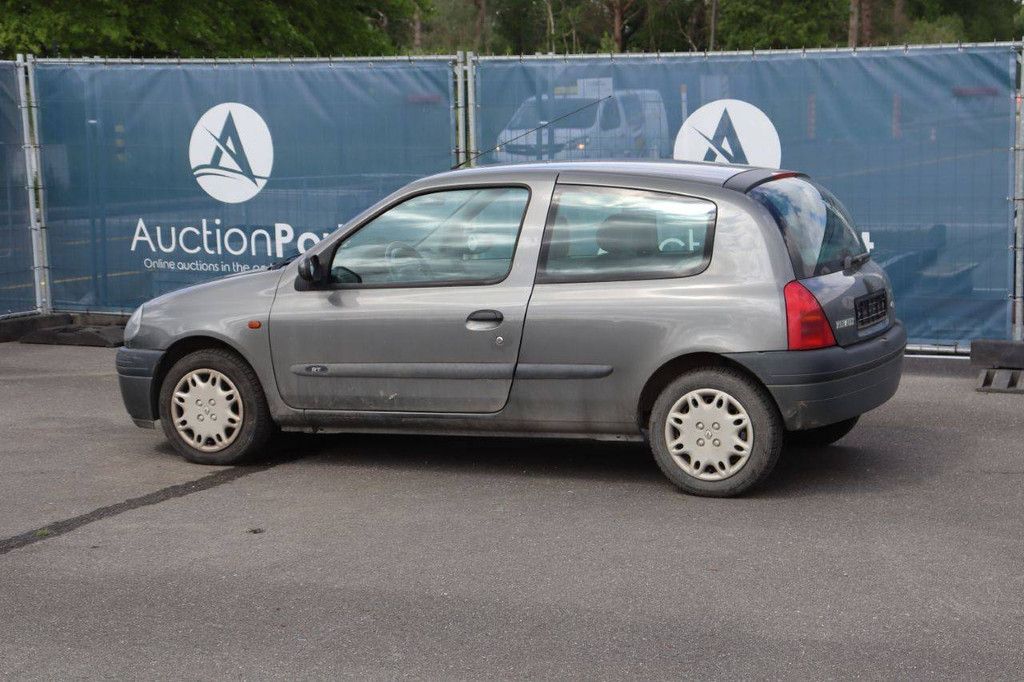 Renault Clio Pkw, Benzin, 80 PS, Baujahr 2001 (Margin)