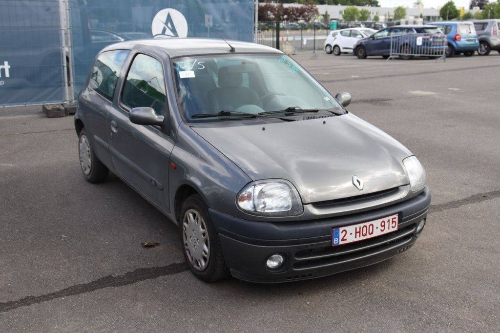 Renault Clio Pkw, Benzin, 80 PS, Baujahr 2001 (Margin)