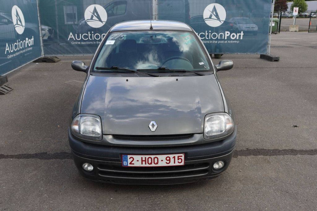 Renault Clio Pkw, Benzin, 80 PS, Baujahr 2001 (Margin)