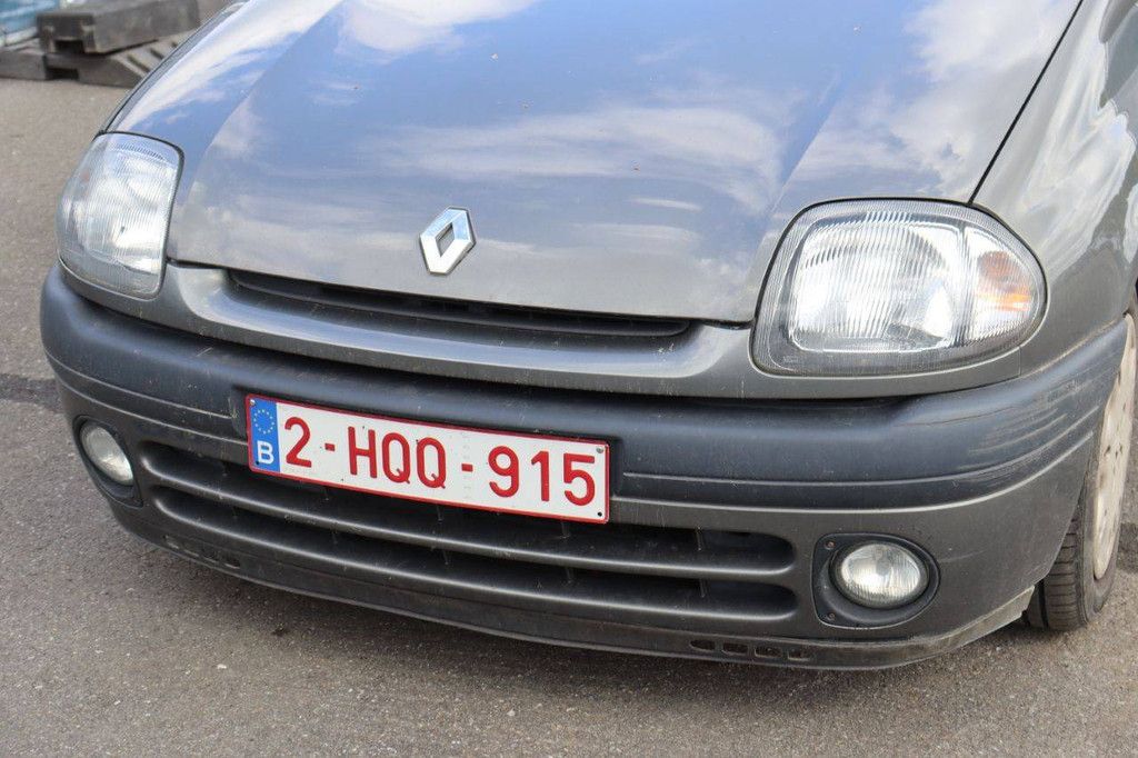Renault Clio Pkw, Benzin, 80 PS, Baujahr 2001 (Margin)