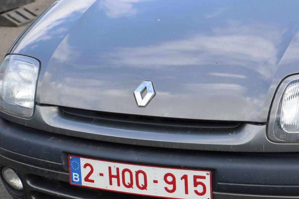 Renault Clio Pkw, Benzin, 80 PS, Baujahr 2001 (Margin)