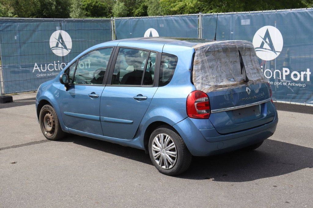 Personenauto Renault Grand Benzine 75pk 2011 (Marge)