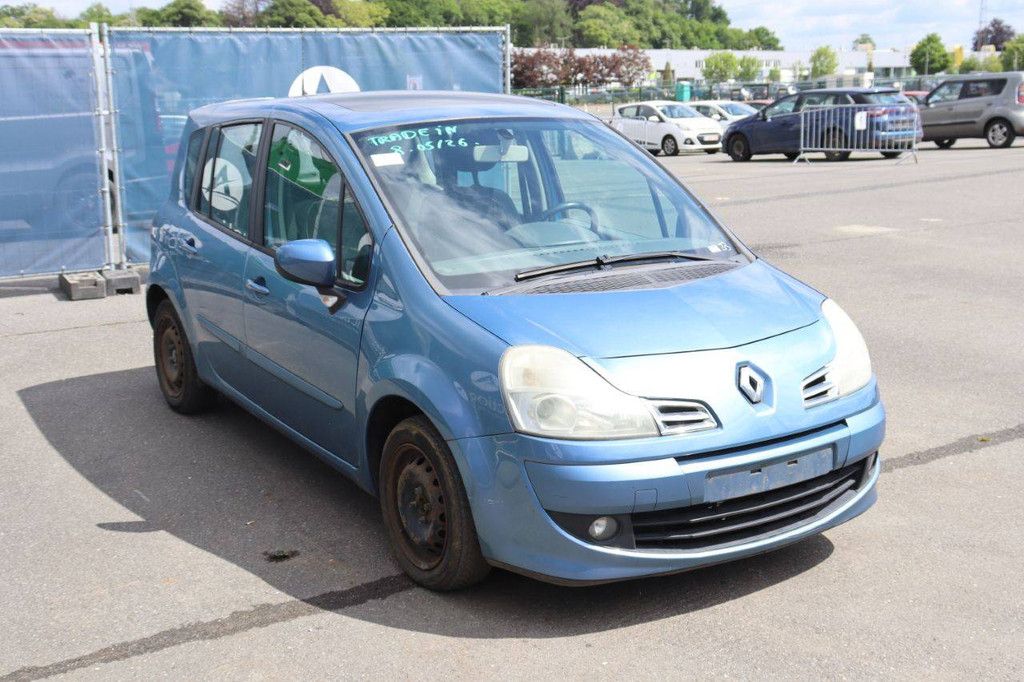 Personenauto Renault Grand Benzine 75pk 2011 (Marge)