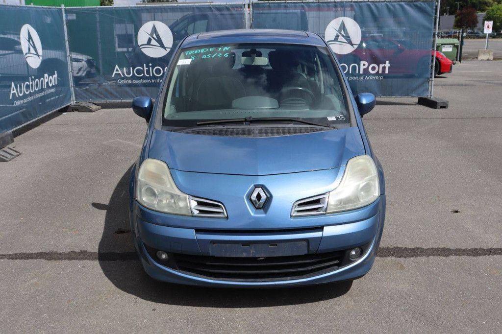 Personenauto Renault Grand Benzine 75pk 2011 (Marge)