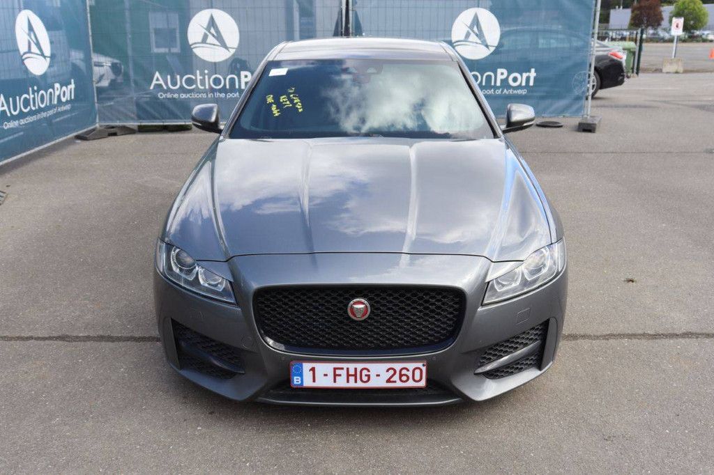 Jaguar XF 20d Diesel 135 PS Pkw, Baujahr 2017 (Margin)