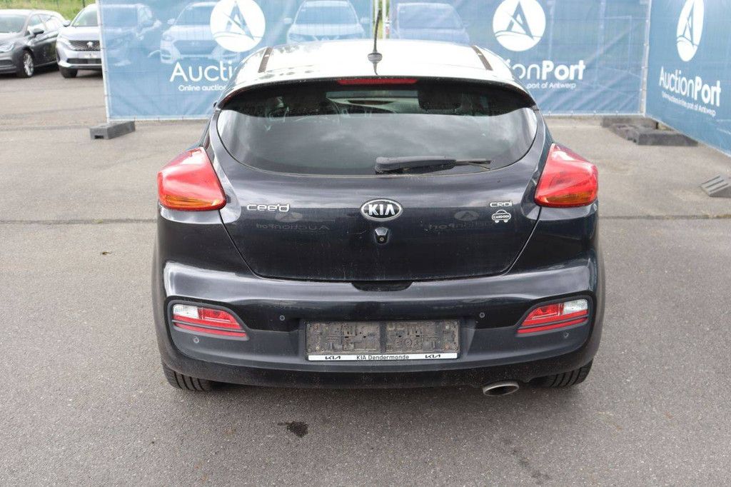 Pkw Kia Ceed Diesel 110 PS 2014 (Margin)