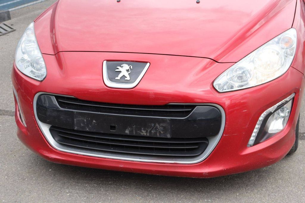 Passenger car Peugeot 308 Petrol 120hp 2012 (Margin)