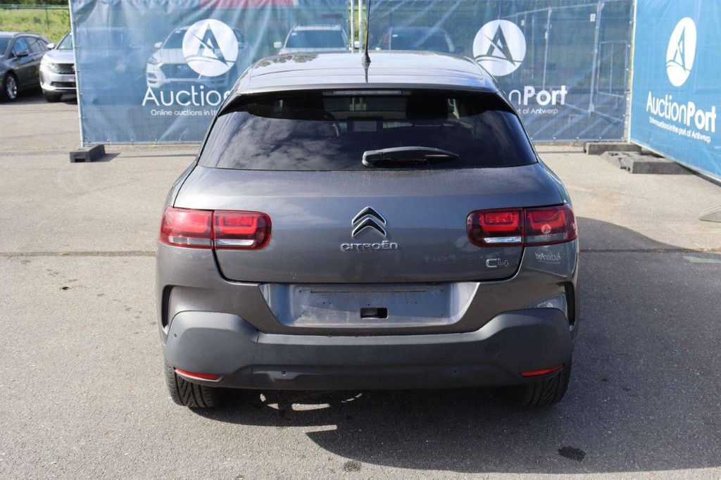 Passenger car Citroën C4 Cactus Diesel 102hp 2019